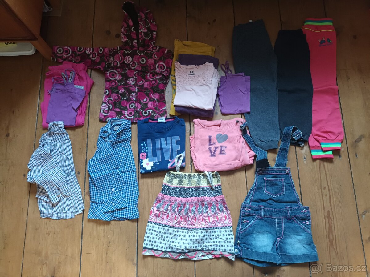 Dětské oblečení a boty, pro děti 3-12 let, víc než 150 kusů - 13