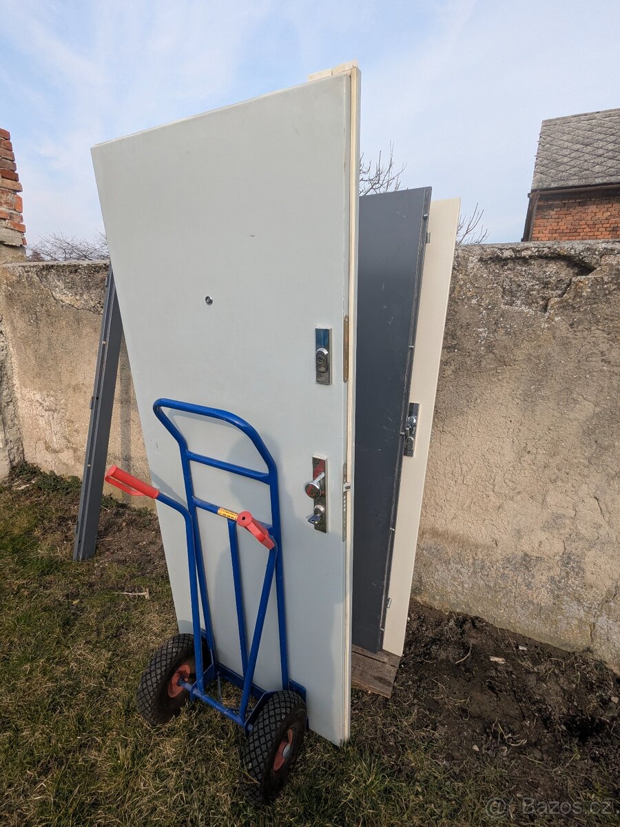 Bezpečnostní dveře - 13