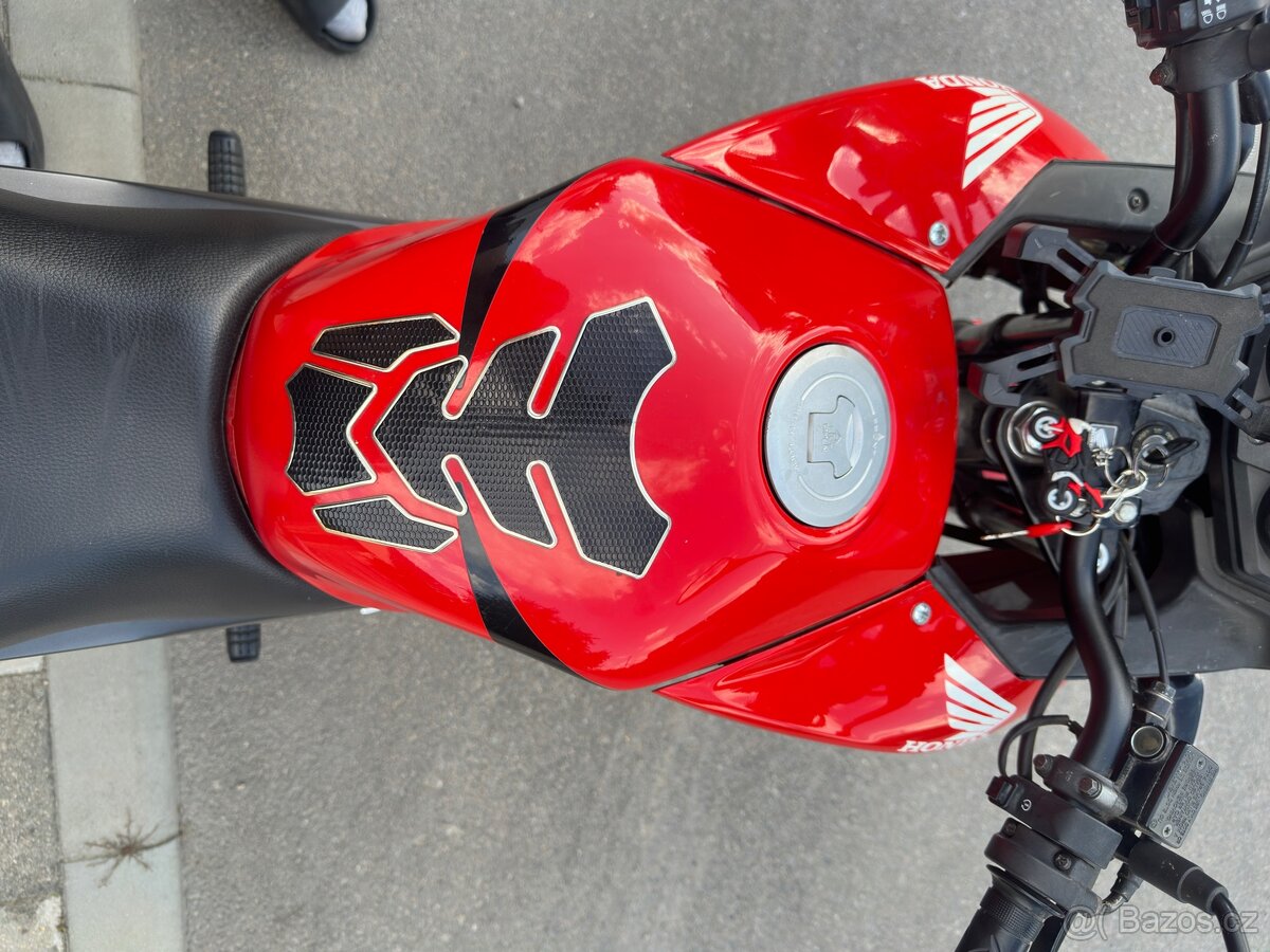 Honda CBF125M - 13