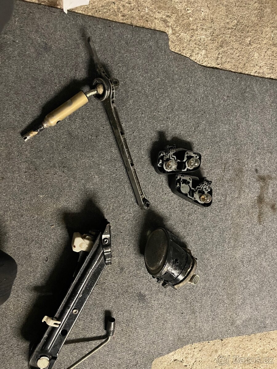 E46 mix dílů interiéru - 13