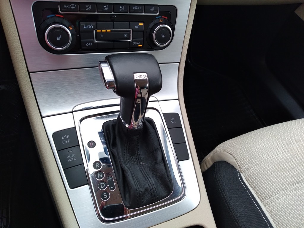 VOLKSWAGEN PASSAT CC 2.0 TDI DSG ČR - 13