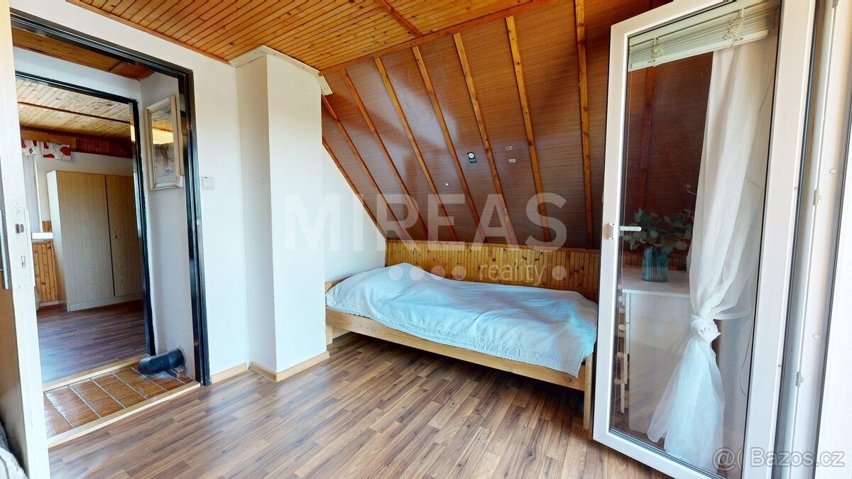 Sadská, prodej chaty 3+1 46,5 m2 + garáž 19 m2, na pozemku 3 - 13