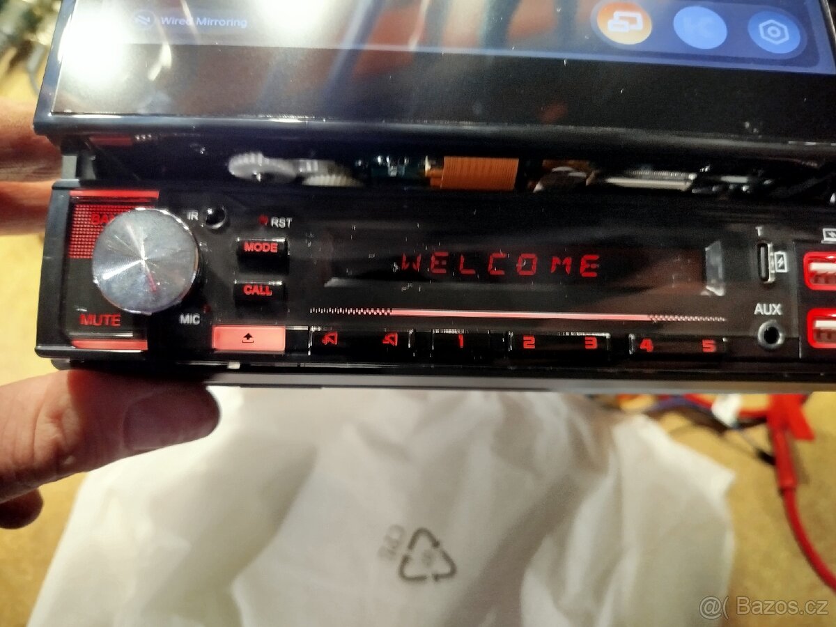 Vyjížděcí autorádio + kamera + carplay android 2gb ram 32hdd - 13