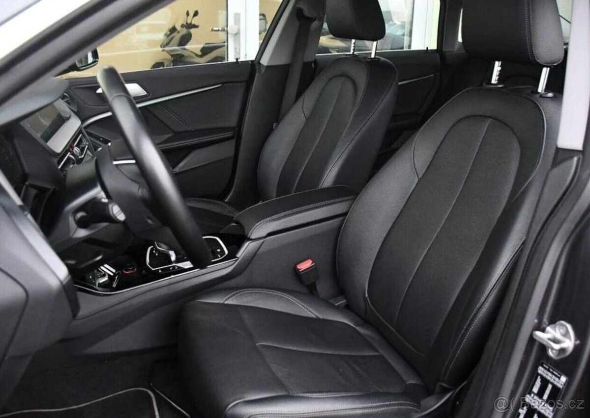 BMW Řada 2 218d 1M NAVI ČR - 13