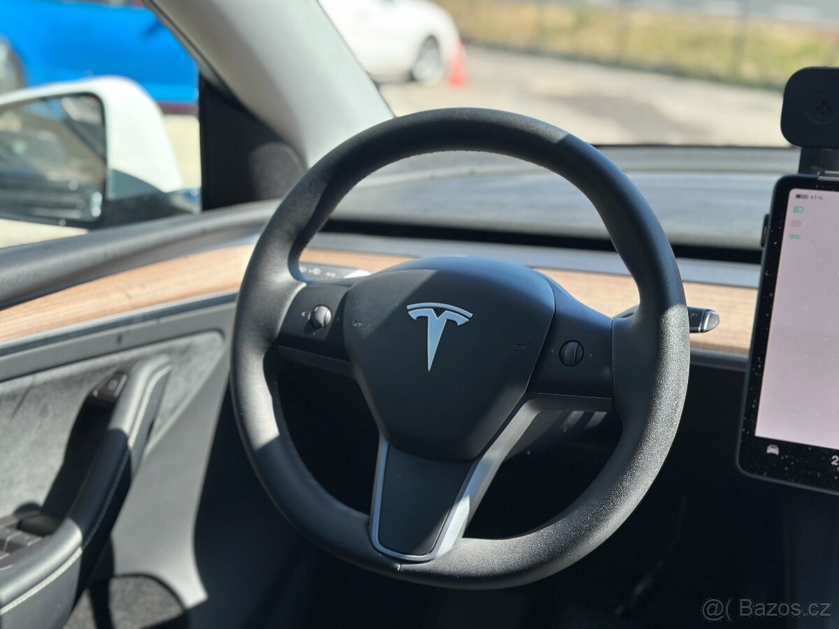 Tesla Model Y 2024 - 13