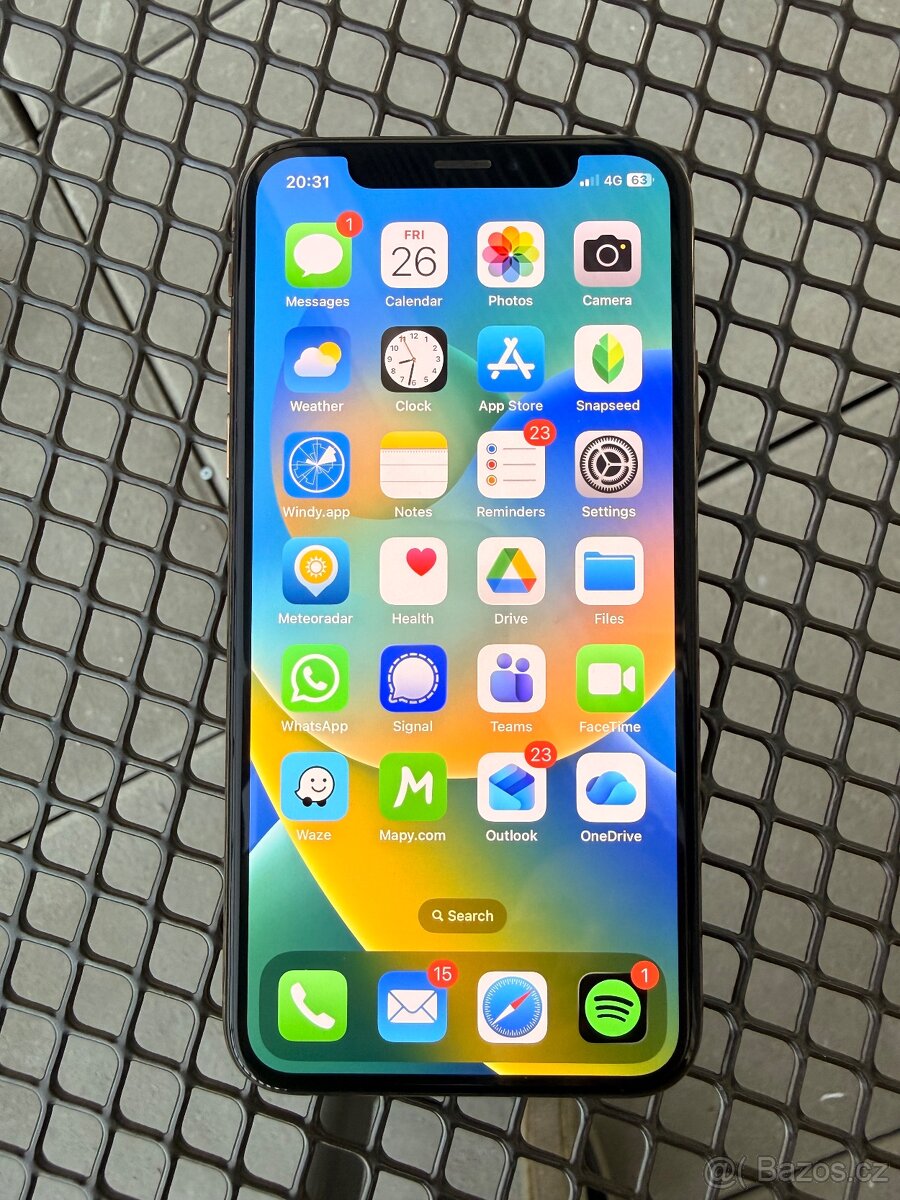Apple iPhone XS Gold - 13