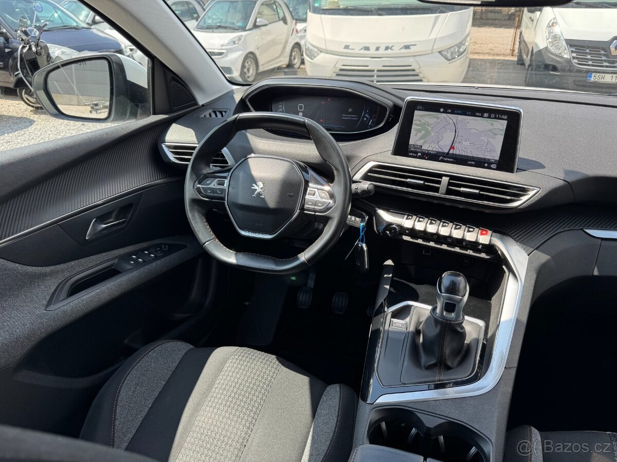 Peugeot 3008 1.2 PureTech 96kW NAVI Panorama Alu - 13