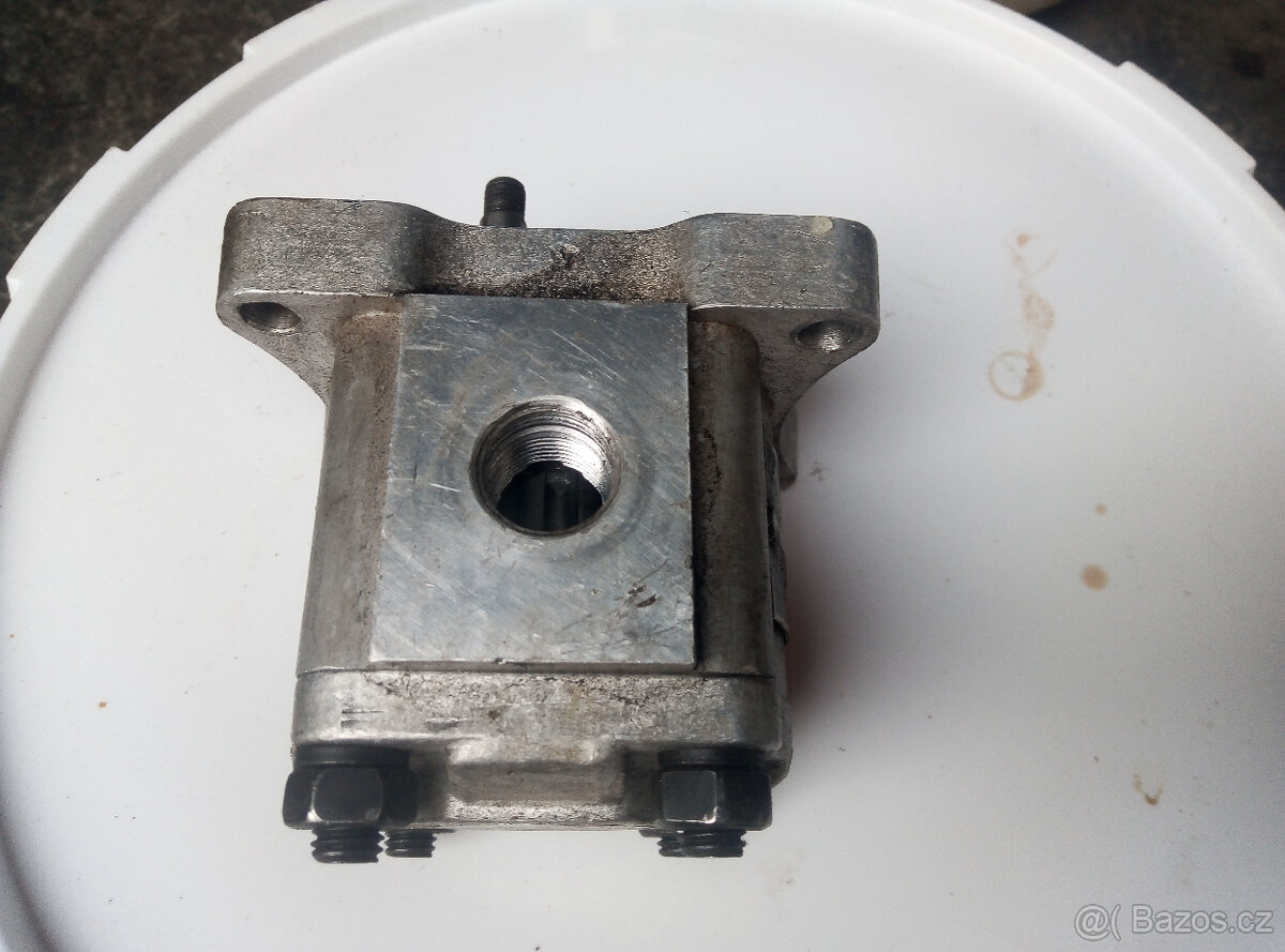 hydraulické čerpadlo 2 různé kusy - 13