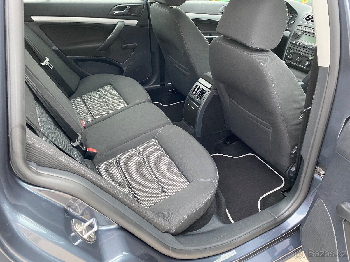 Škoda Octavia Combi 2.0 TDI 4x4 Scout - 13