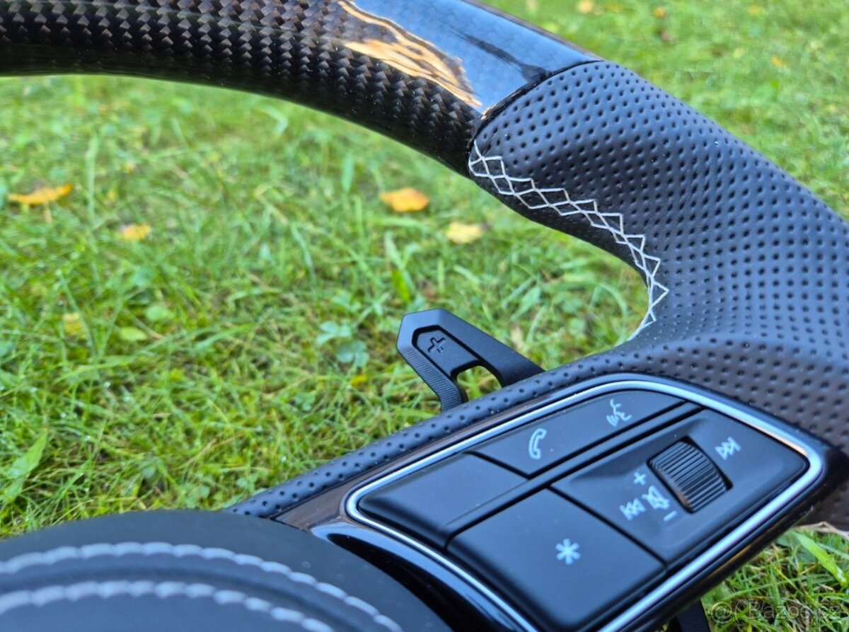 -AUDI R8 VOLANT SPORTOVY START/STOP - DRIVE SELECT - 13