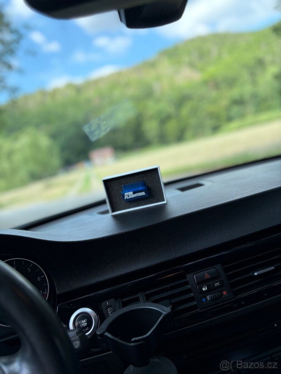 BMW e90 325xi (XDELETE) - 13