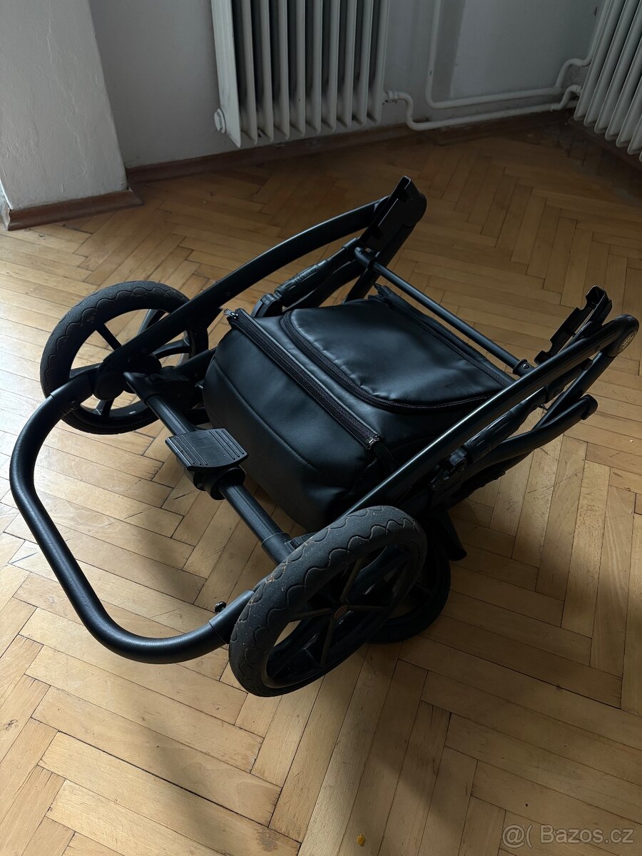 Tako kombinovaný kočárek Corona ECO a autosedačky - 13