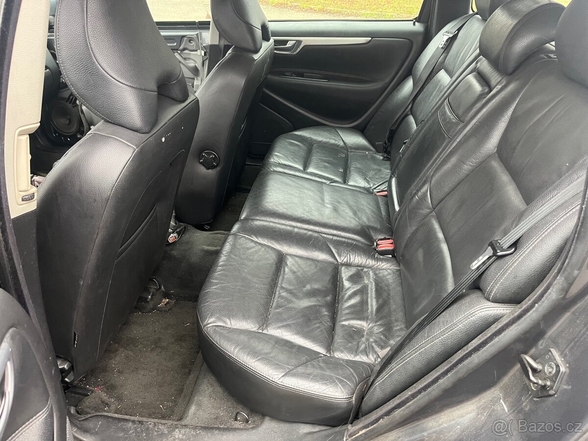 Volvo V70 2.4 D5 136 kW - náhradní díly - 13