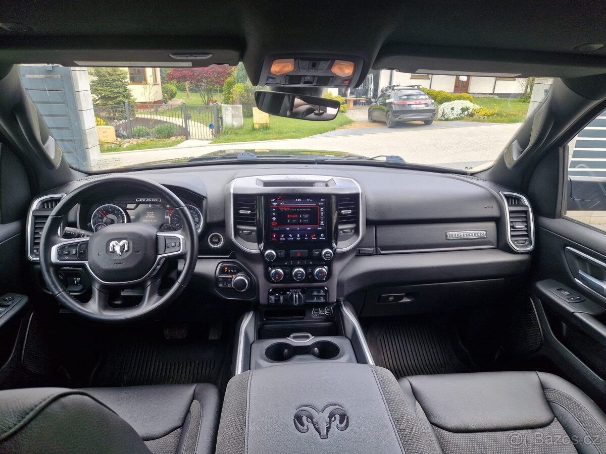 Dodge Ram 1500 5.7 V8 HEMI 4X4 - 2021 - 13