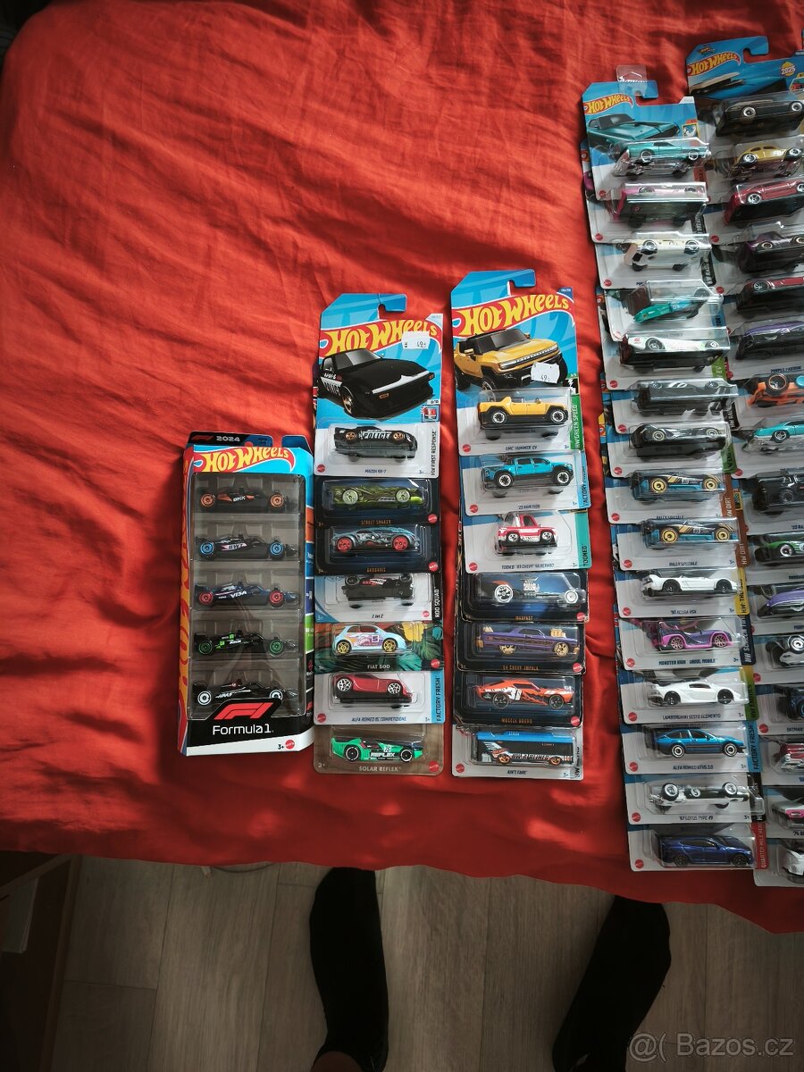 Hotwheels - 13
