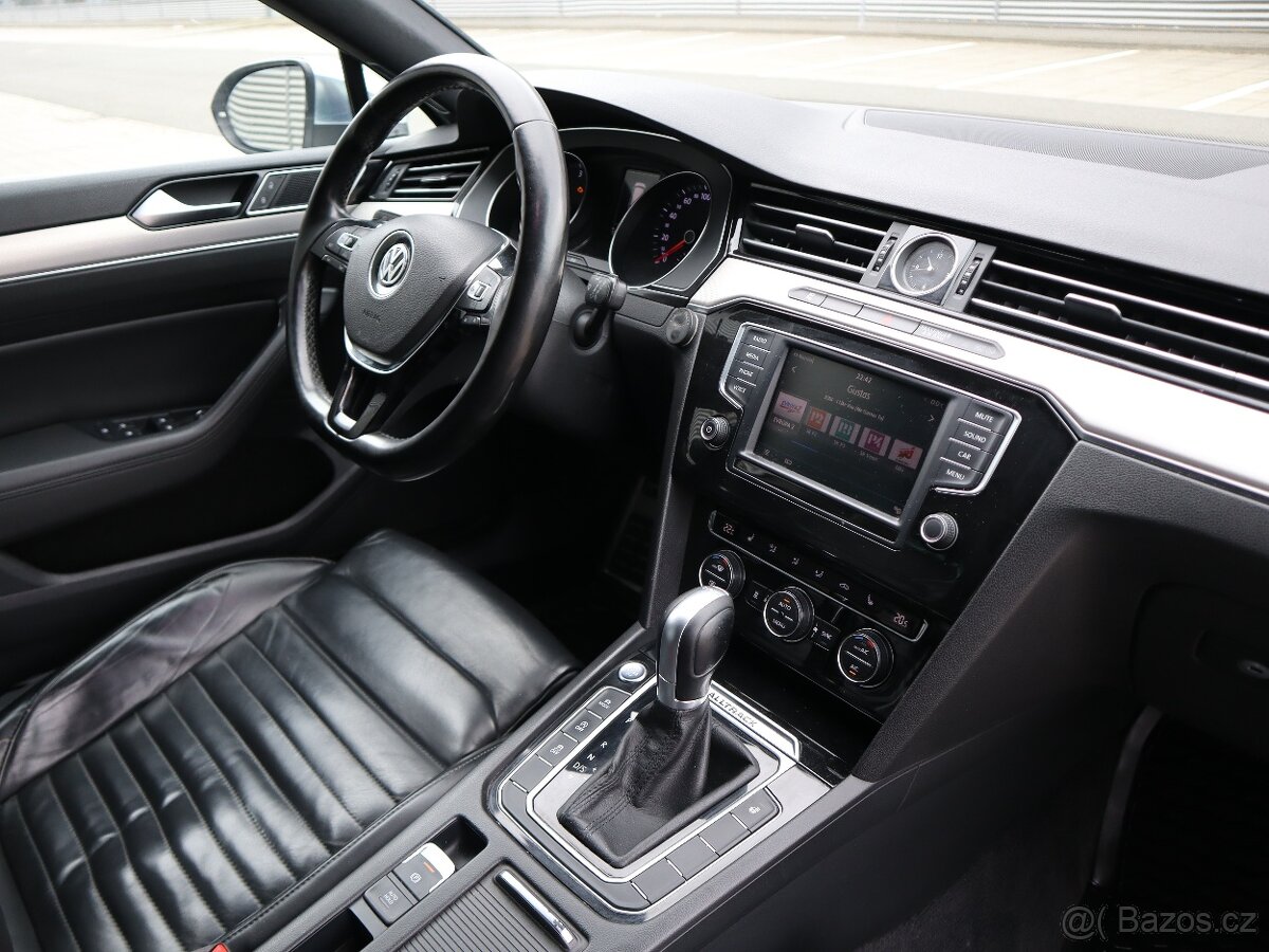 Volkswagen Passat Alltrack 2.0 TDI DSG 4x4, R.11/2016 - 13