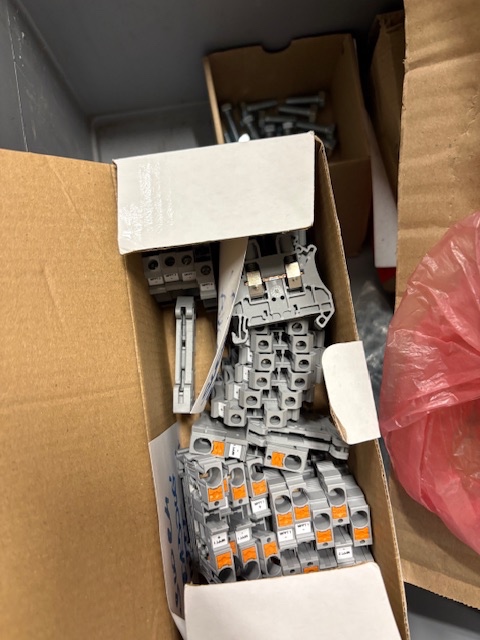 FVE rozvaděče, jističe elektromateriál - 13