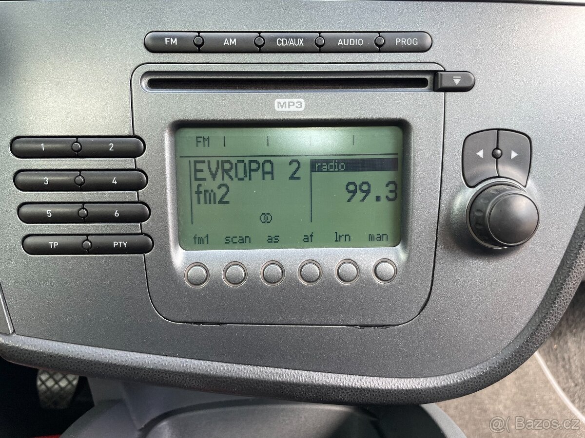 Seat Leon 1.6 MPi Serviska, Klima, 8xPneu - 13