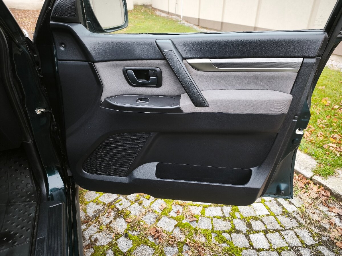 Mitsubishi Pajero, 3.2, 147kw 1.majitel, orig.bez DPF - 13
