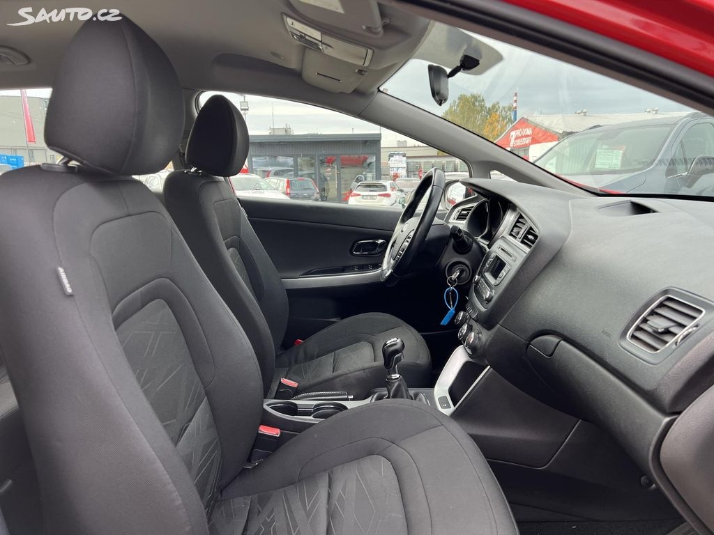 🚗 Kia Ceed 1.6CRDi KOUPENO V ČR odp. DPH - 13
