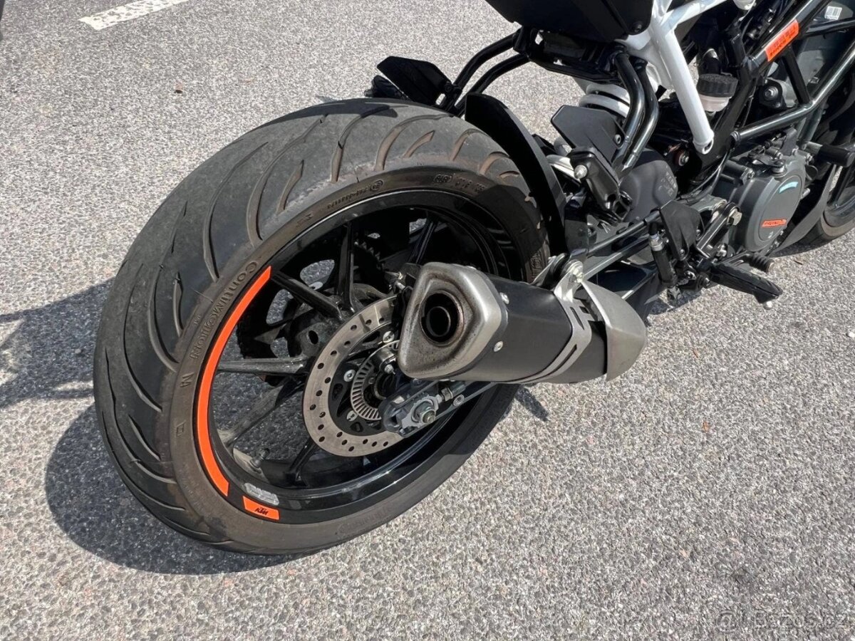 KTM 390 Duke - 13