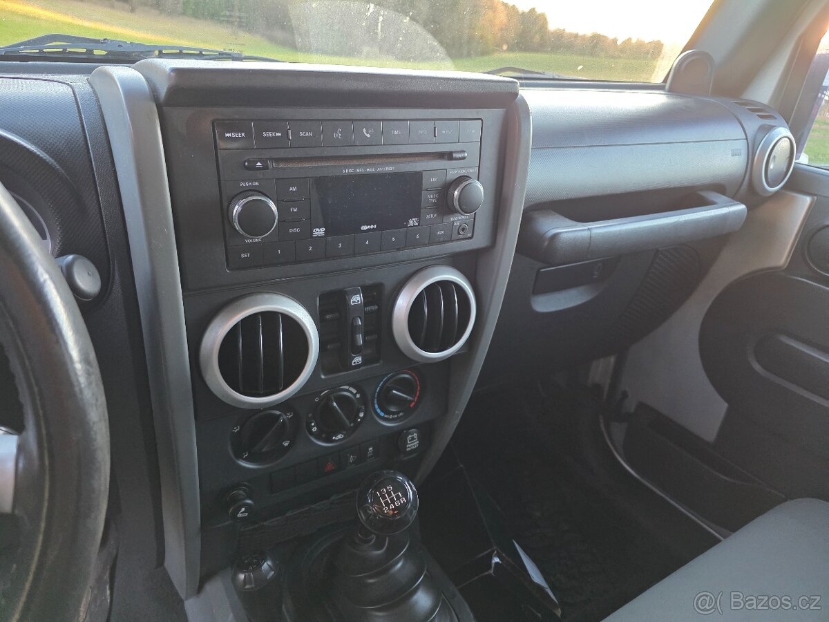 Jeep Wrangler Sahara Unlimited 2.8crd - 13