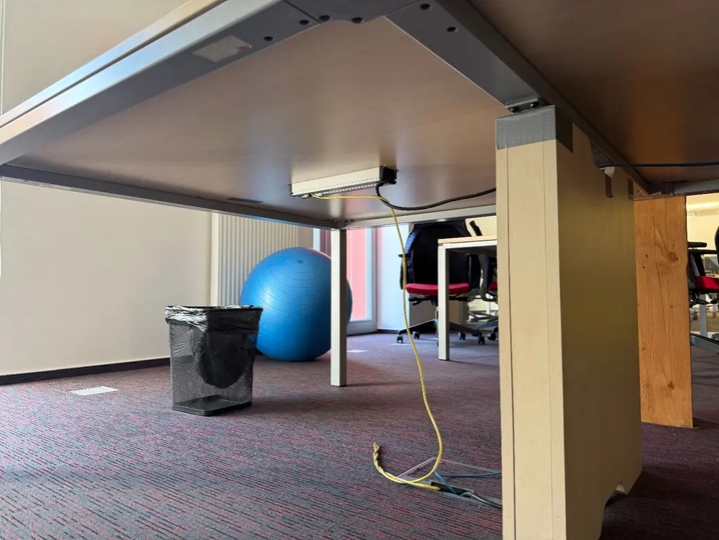 Velký kancelářský stůl 360×140cm značka Techo - 13