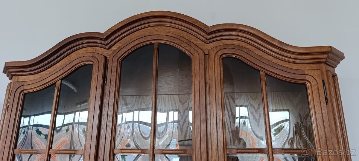 Rustikální kredenc, příborník s vitrínou, nábytek z masívu - 13