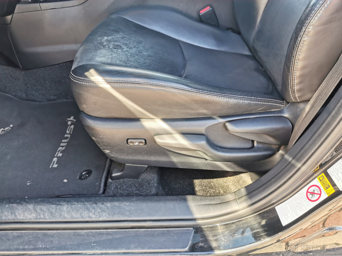 Toyota Prius Plus 7 míst nový model, hybrid 1,8 100kw 2015 - 13