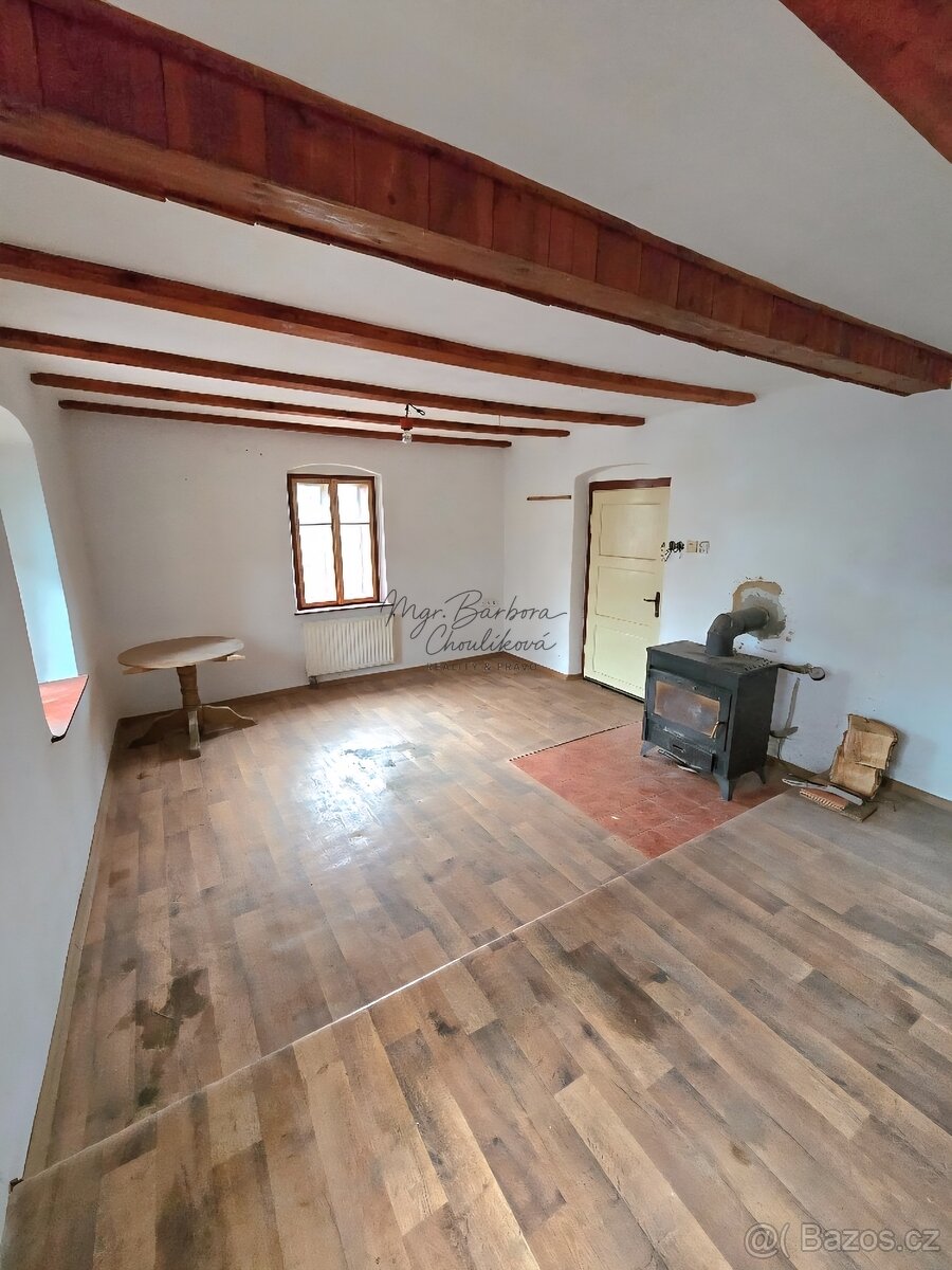 Prodej rodinného domu se stodolou a pozemkem o výměře 1 836 - 13