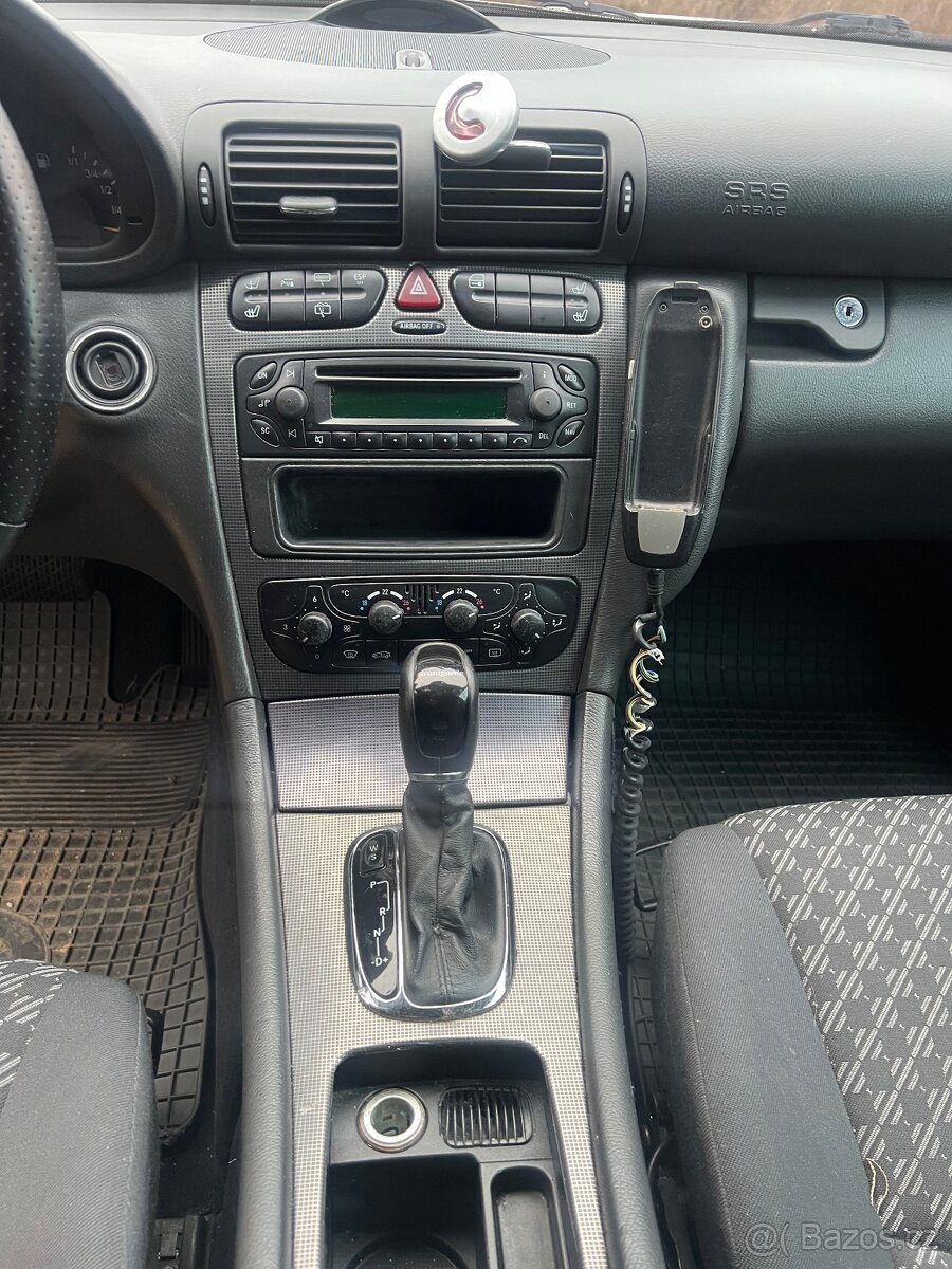Mercedes-Benz C320 W203 (2002) – 6V - 13