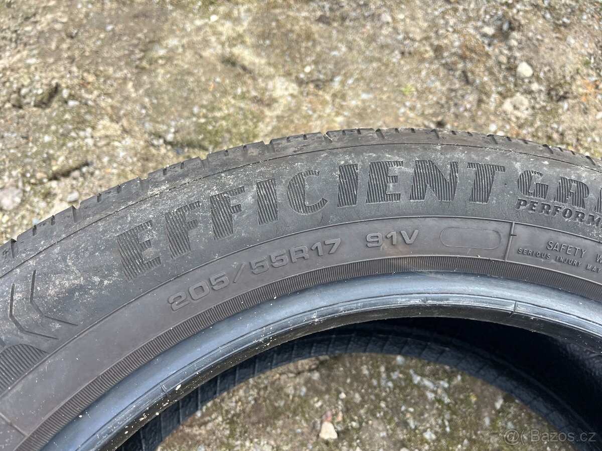 Pneu 205/55/17 - 13