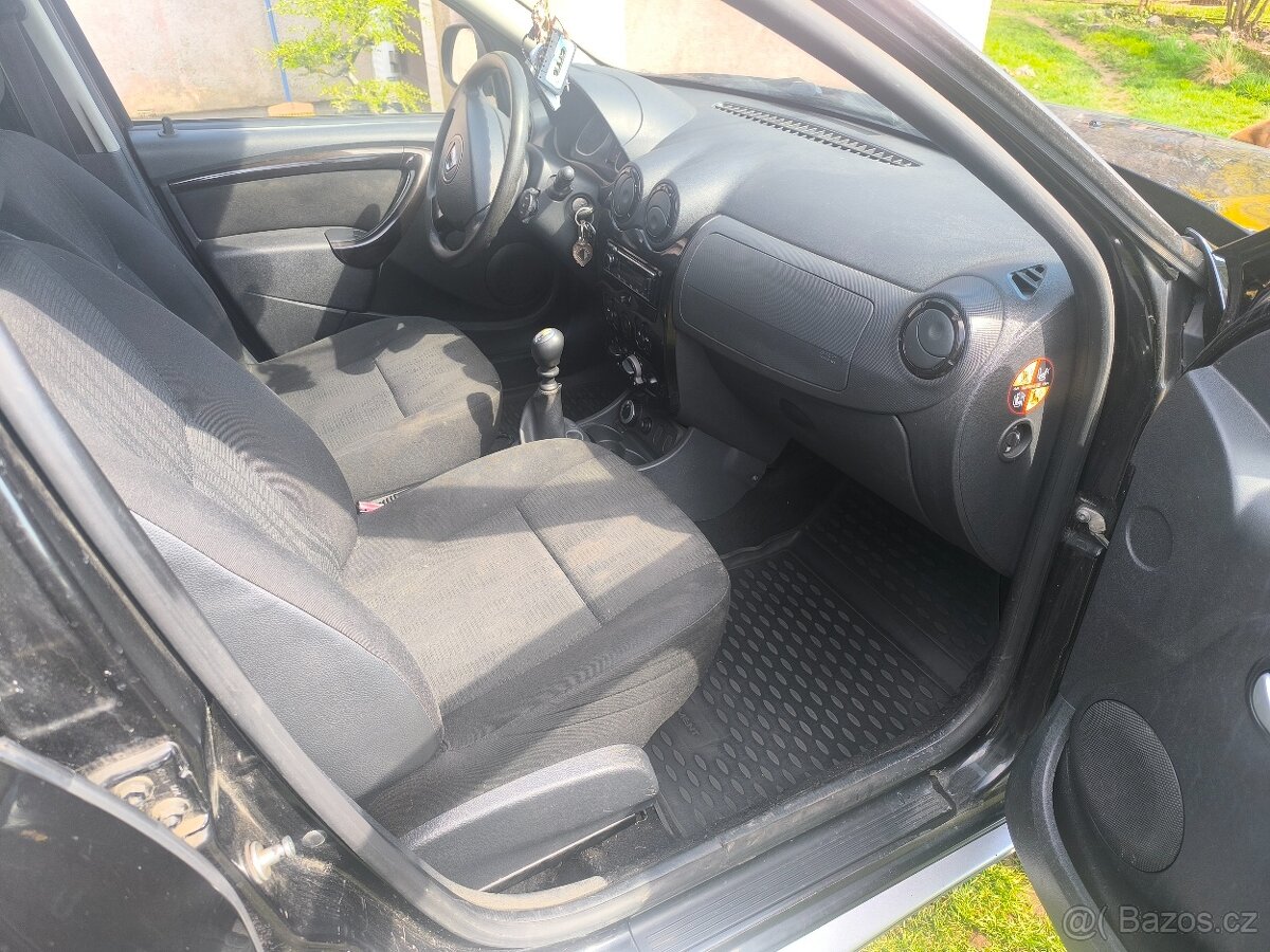 Dacia Duster 1.6 4x4, 6 rychlostí - 13