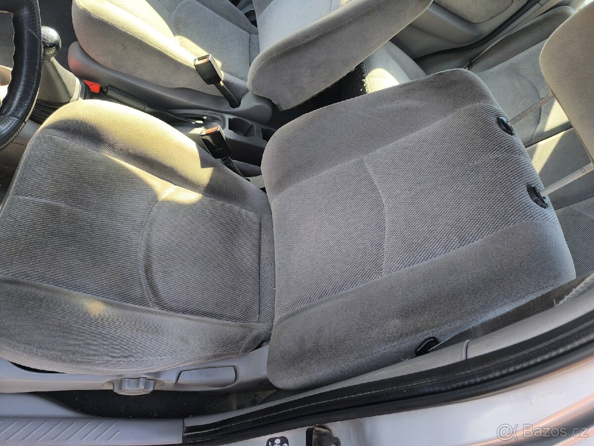 Mazda Tribute 2.0i, 2wd, r.v.2003 - 13