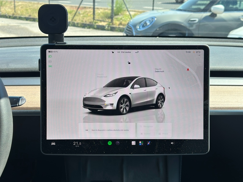 Tesla Model Y 2024 - 13