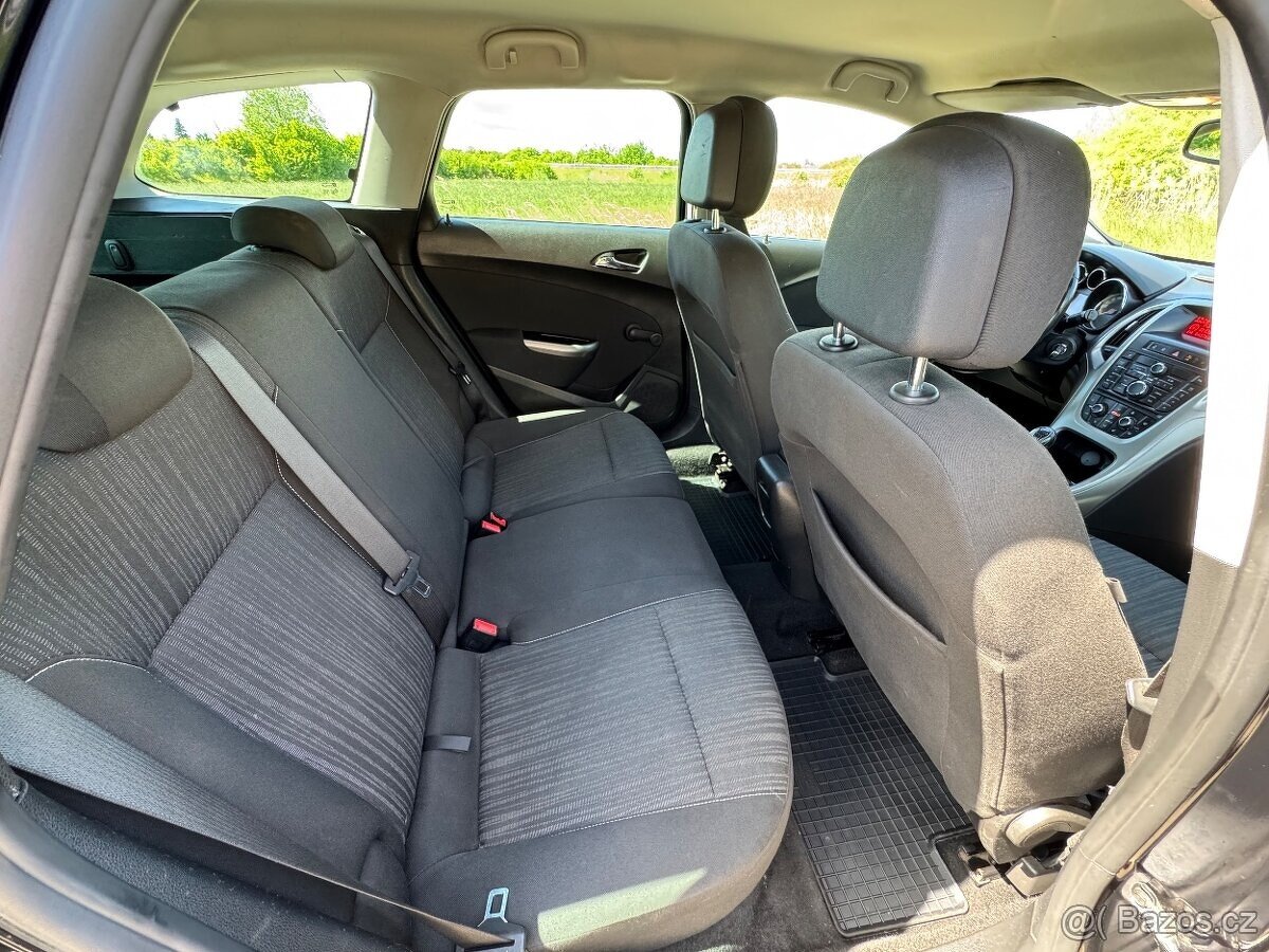 Opel Astra Combi 1.4T 103kw, 1.Majitel, SERVISOVANÝ, STK - 13