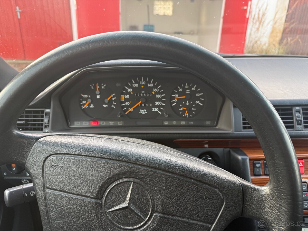 Mercedes - Benz E 250D W124 - 13