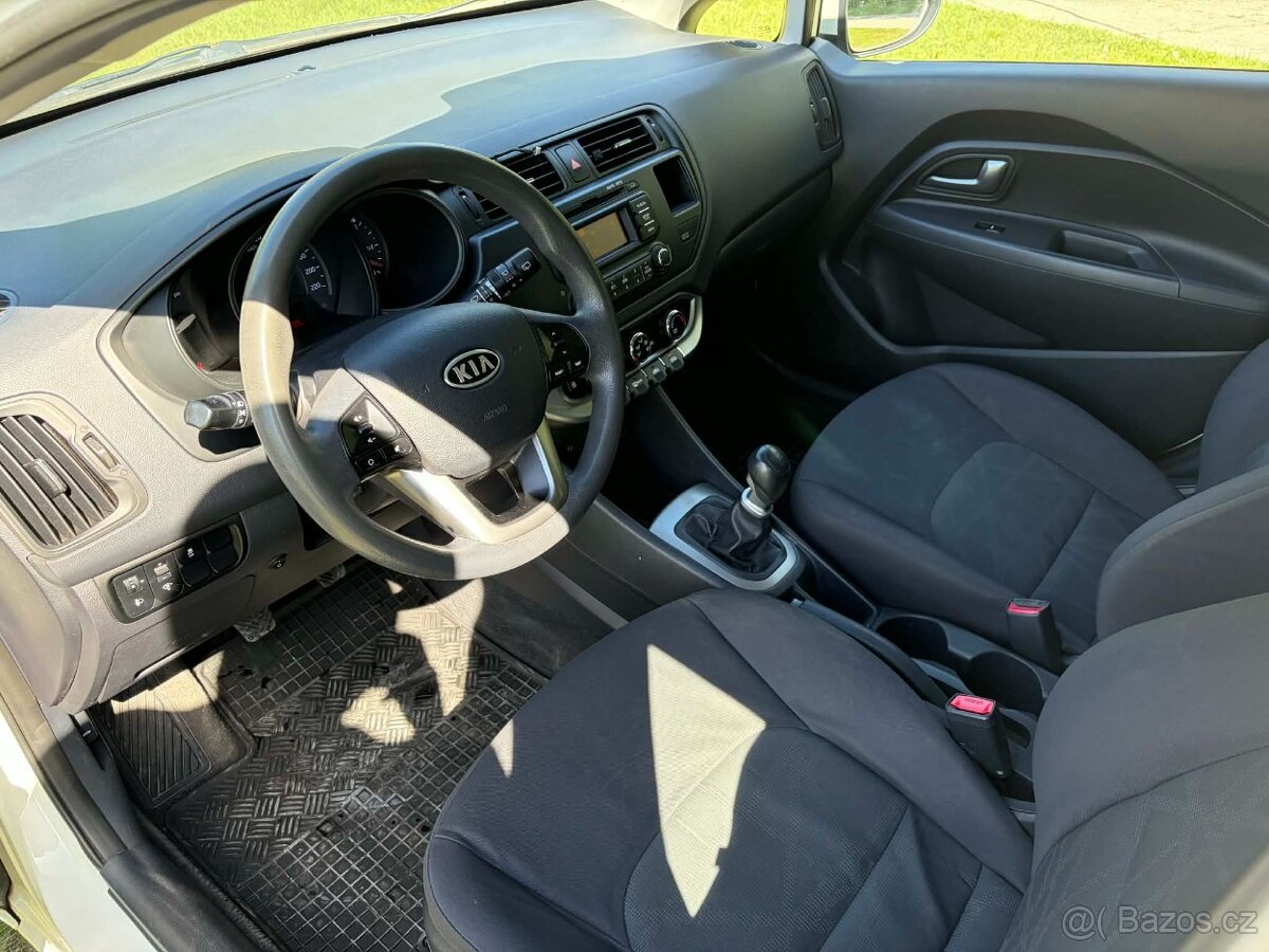 Kia Rio 1.4 CRDi EX - 13