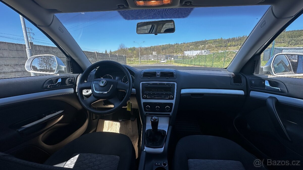 ŠKODA OCTAVIA 1.6 MPI - 13