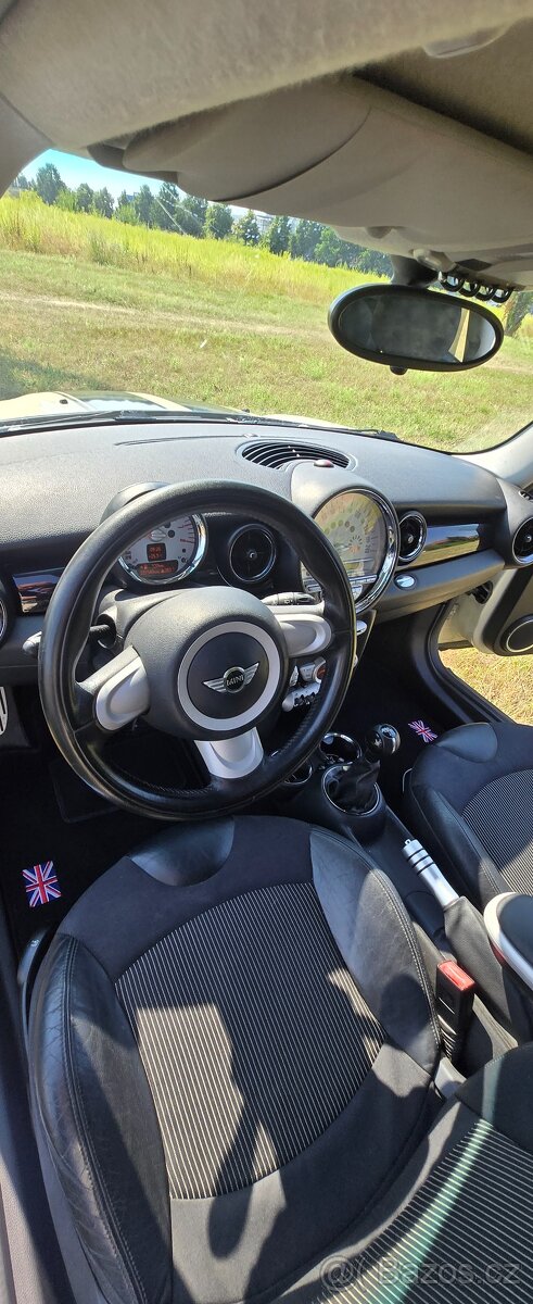 Mini Cooper S 1.6 turbo 128kw 2007 Top stav - 13