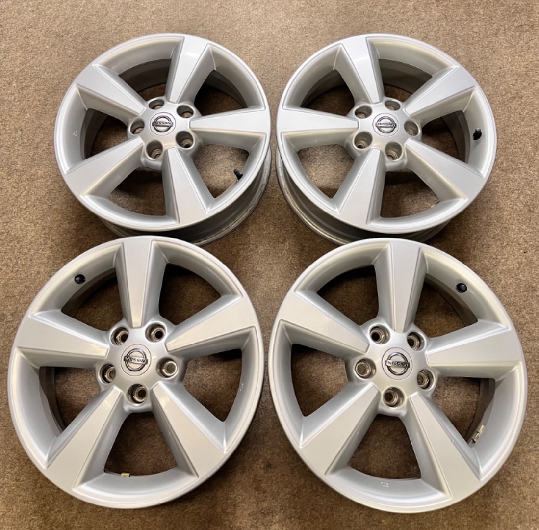 5x114,3 R17 originál alu Nissan Qashqai - ET 40 - 13