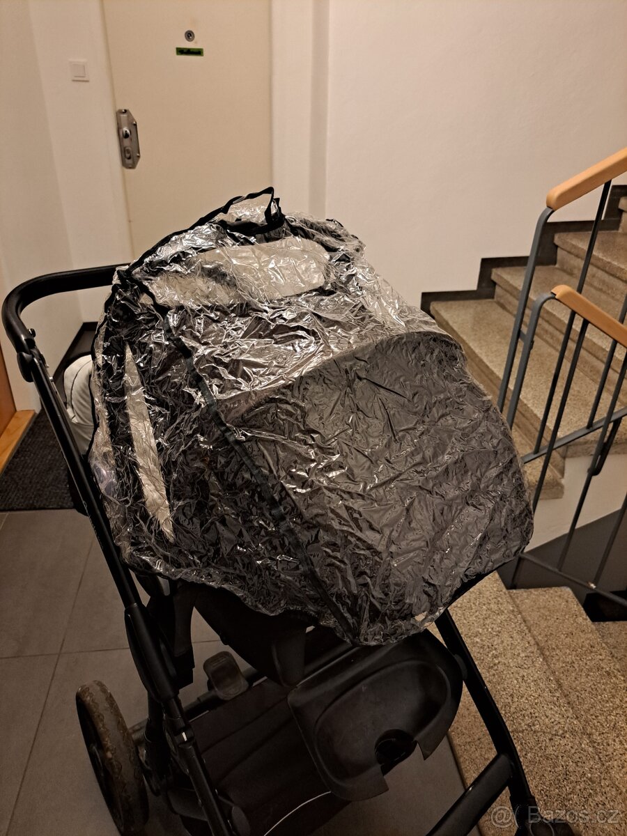 Isofix základna Maxi Cosi s autosedačkou - 13