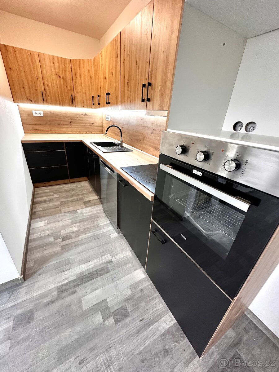 Prodej bytu 3kk po kompletní rekonstrukci v Dolní Dobrouči - 13