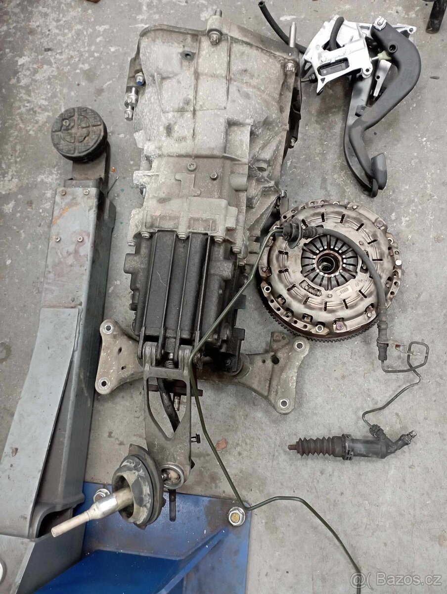 BMW 3 E9X E91 E90 karosářské díly dveře kapota nárazník - 13