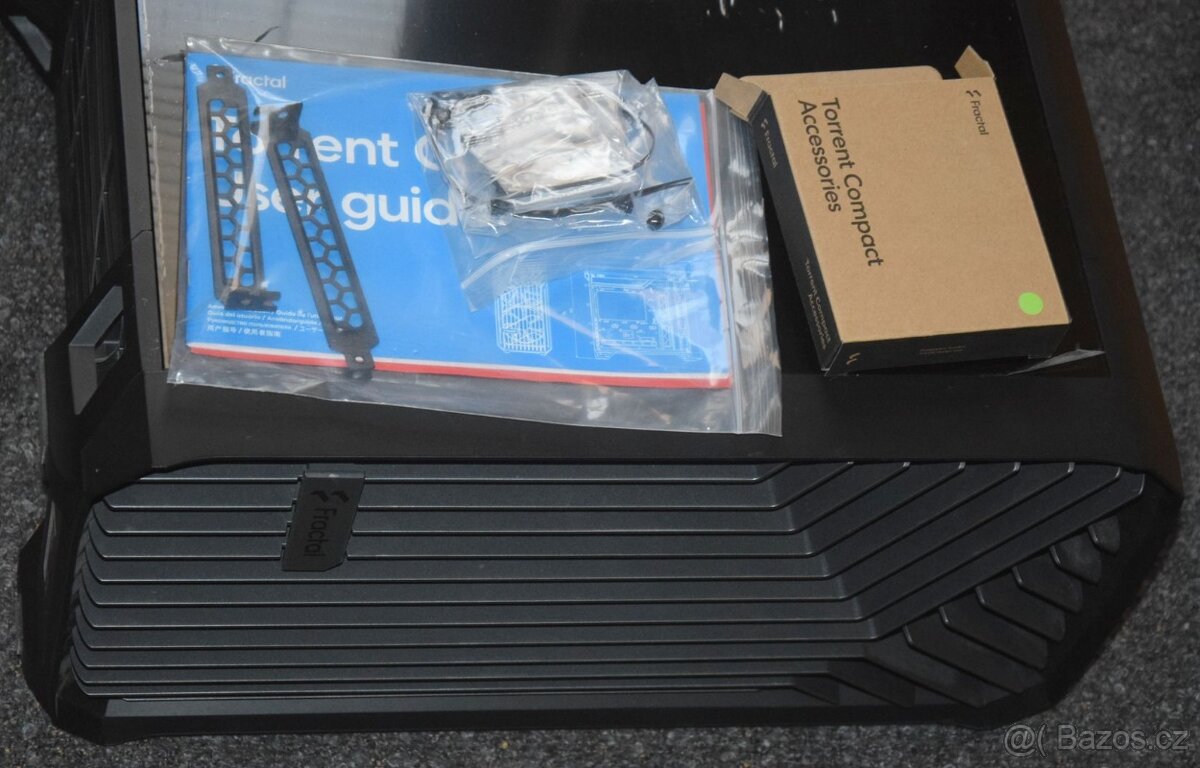 Fractal Design Torrent Black TG, super airflow,USB-C vpředu - 13