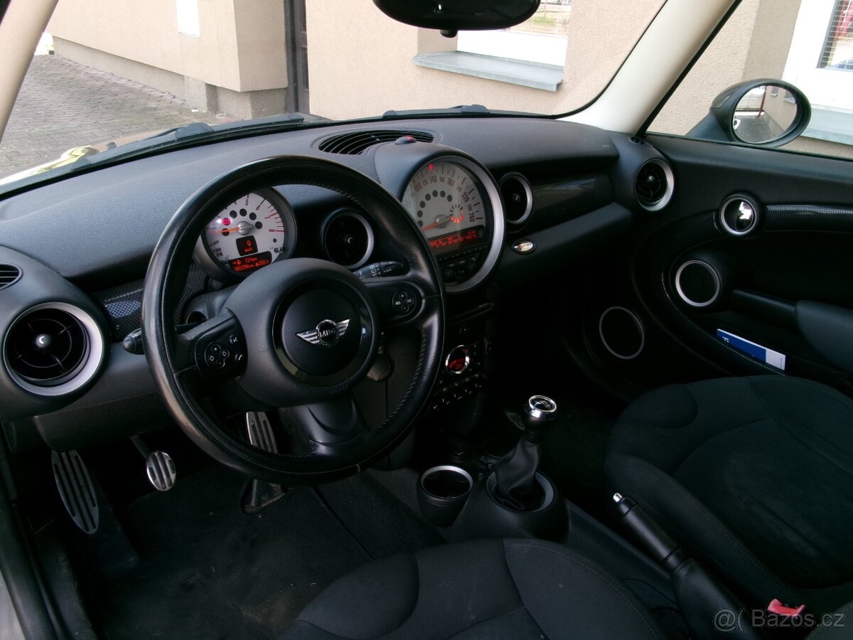 PRODÁM Mini Cooper S 1.6i AC TEMP ALU 135kW - 13