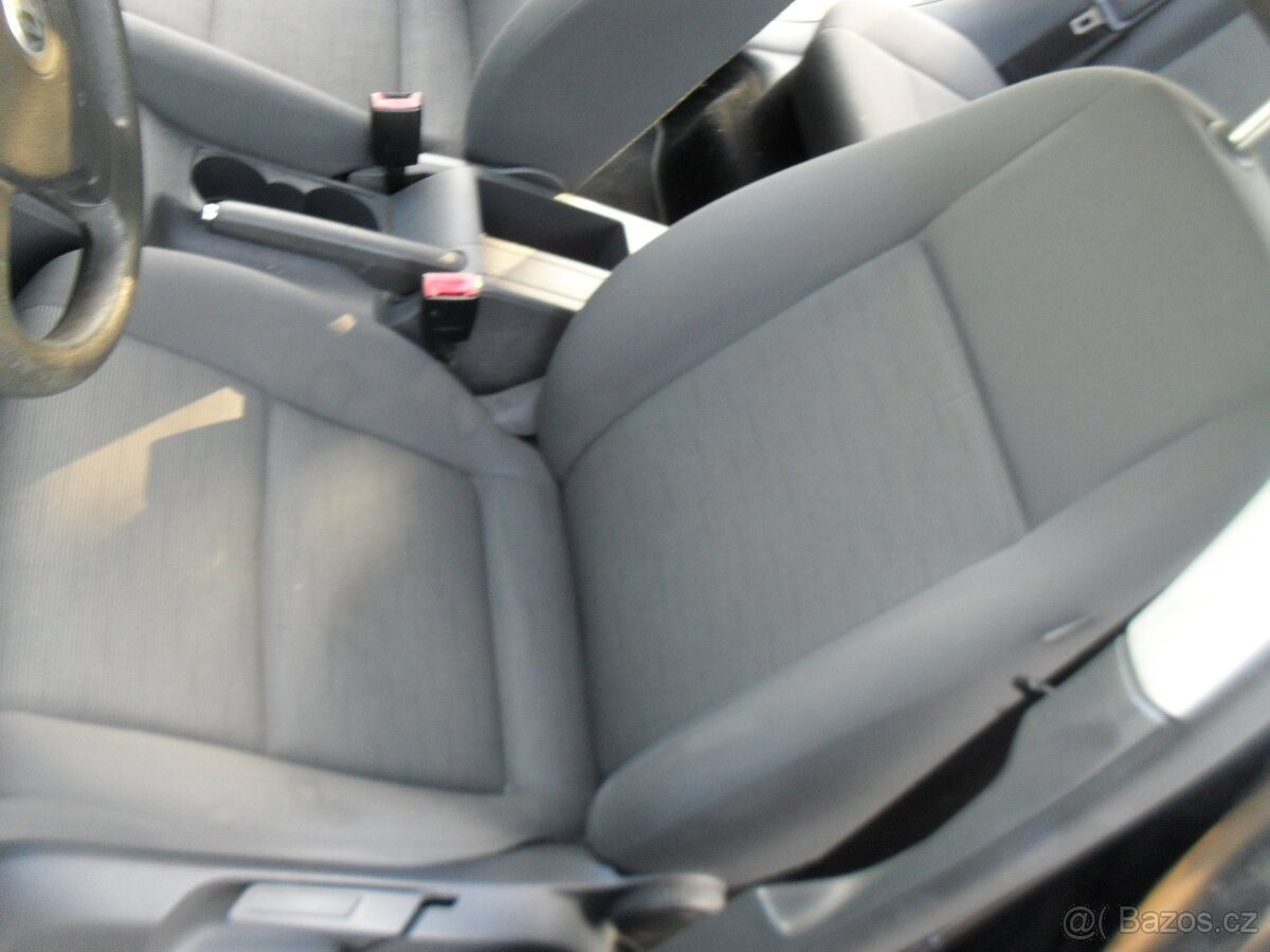 Volkswagen Golf 1.4í - 13