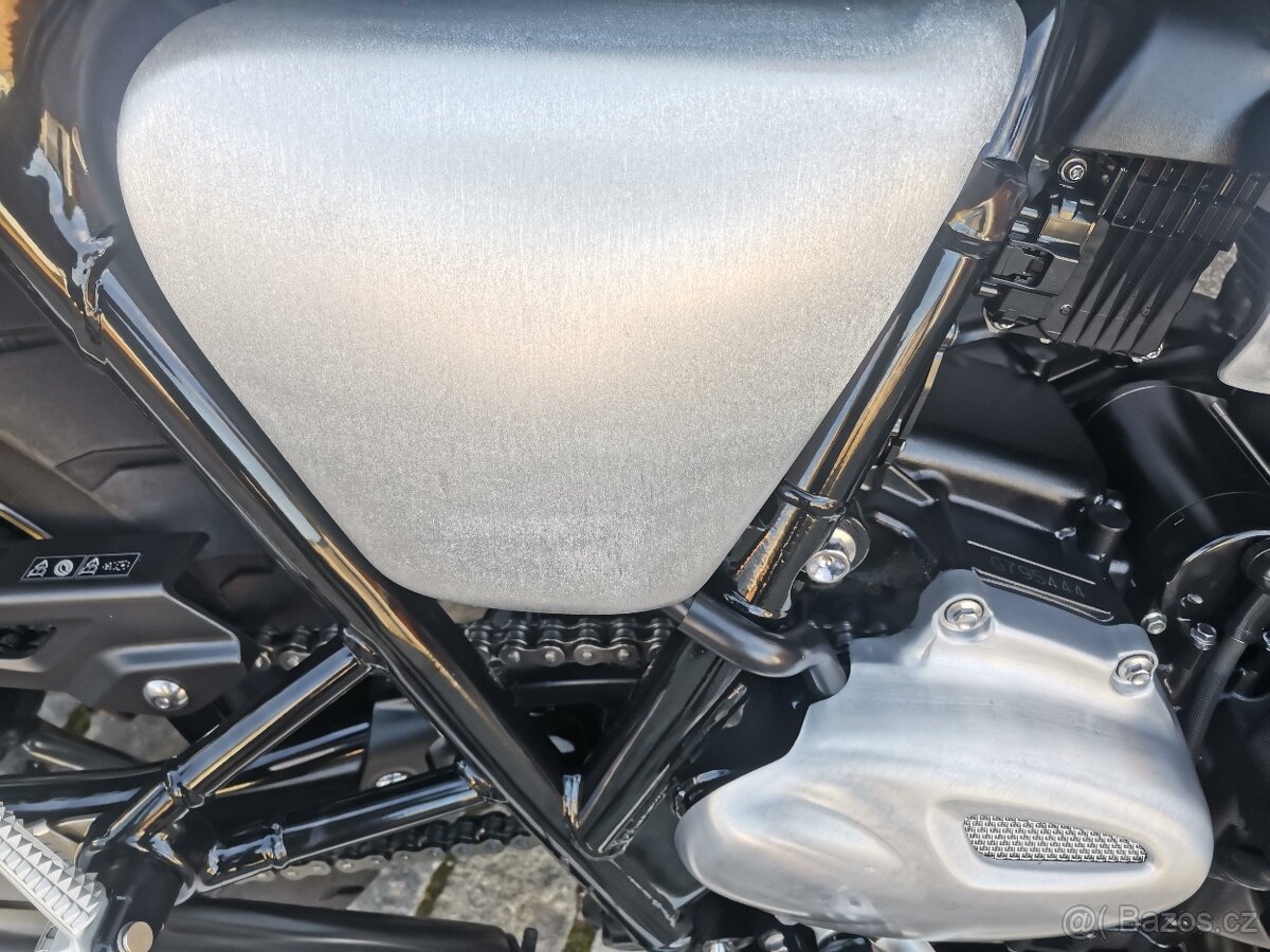 Triumph 900 - 13