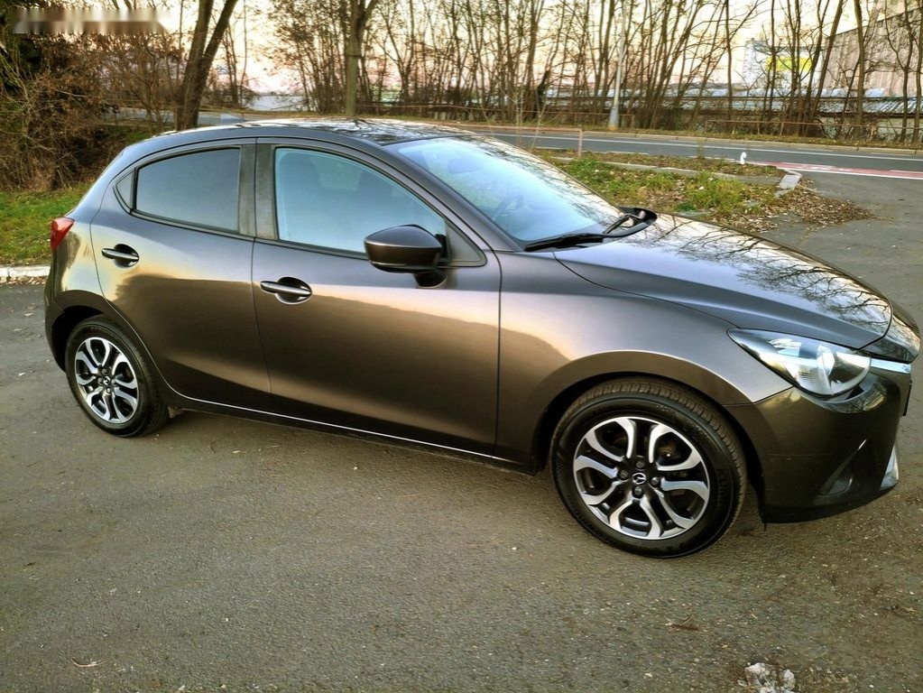 Mazda 2,1.5 benzin 66 kw max. výbava - 13