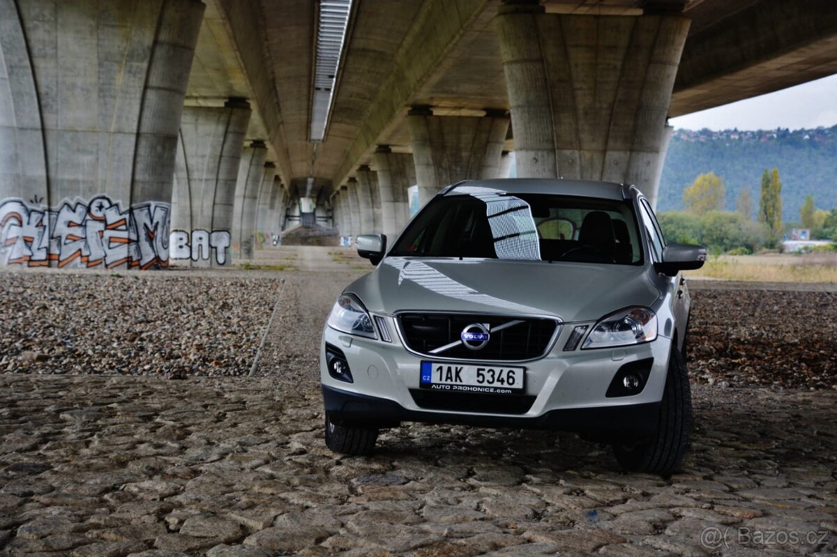 Volvo XC60 3.2i šetiválec BENZÍN - 13